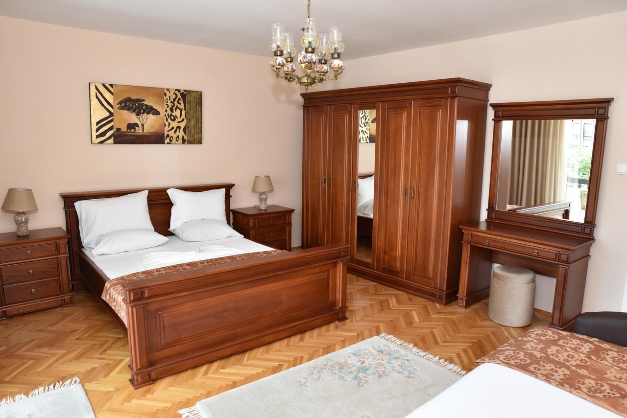Guest House Evropa Ulcinj Exteriör bild